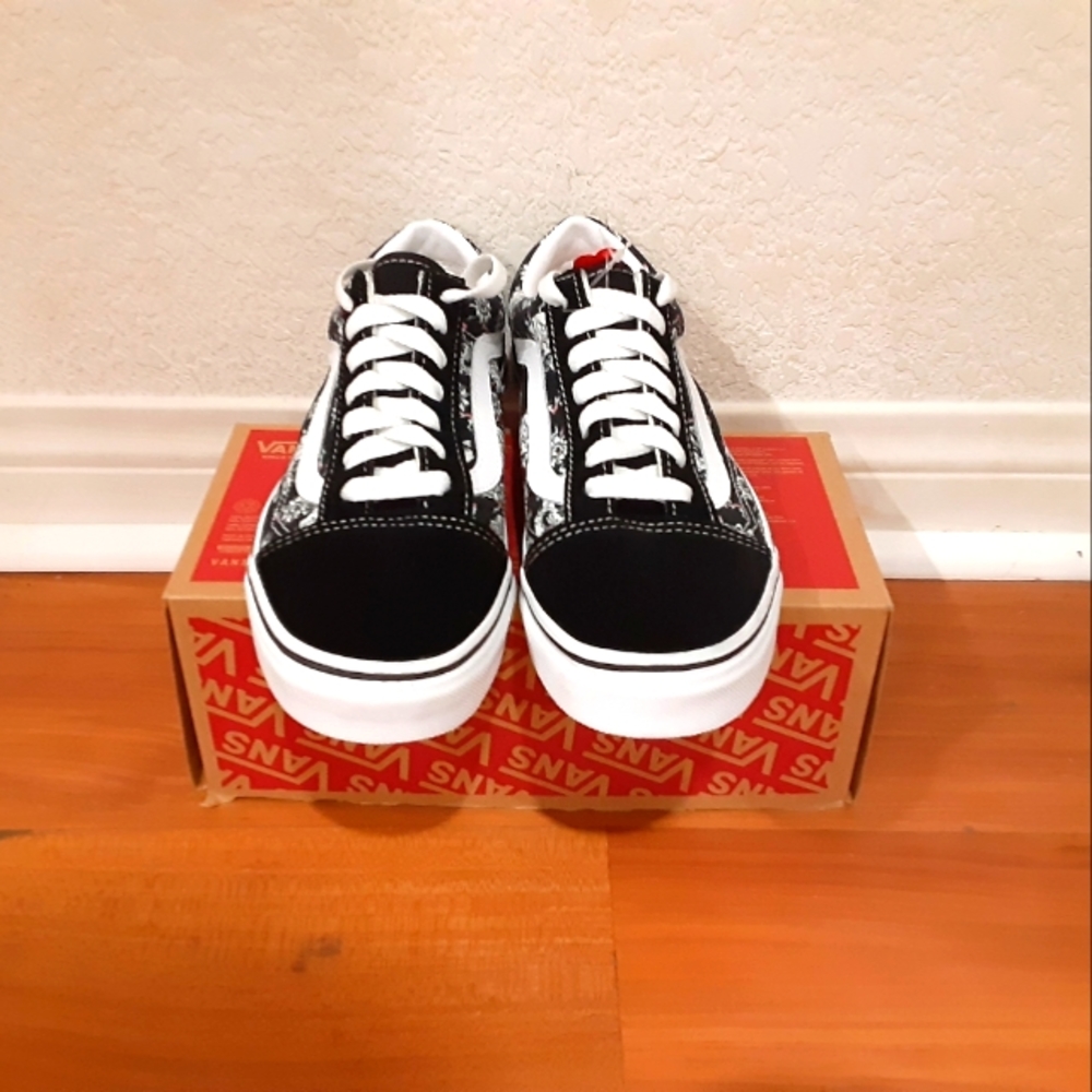 Vans - Picture 4 of 4